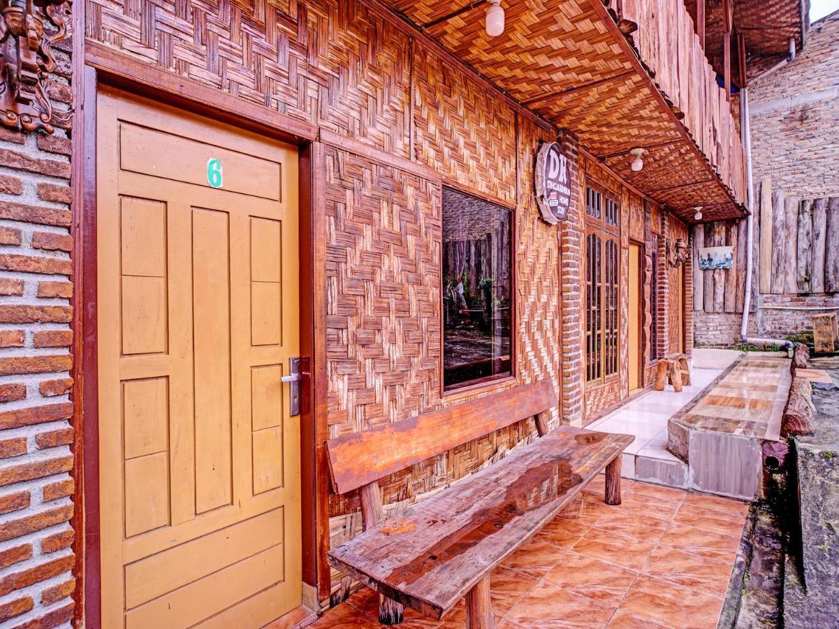 Oyo 90209 Dk Singarimbun Berastagi Homestay Екстер'єр фото