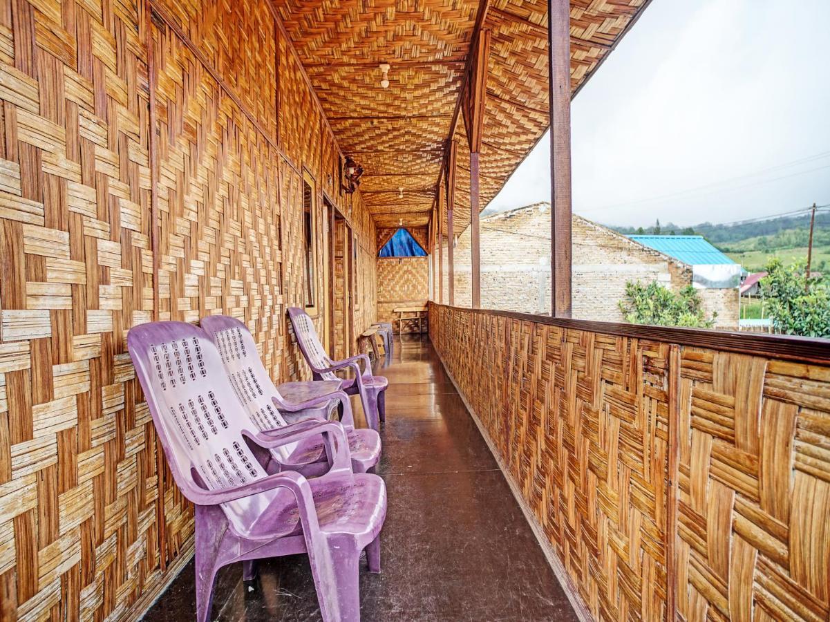 Oyo 90209 Dk Singarimbun Berastagi Homestay Екстер'єр фото