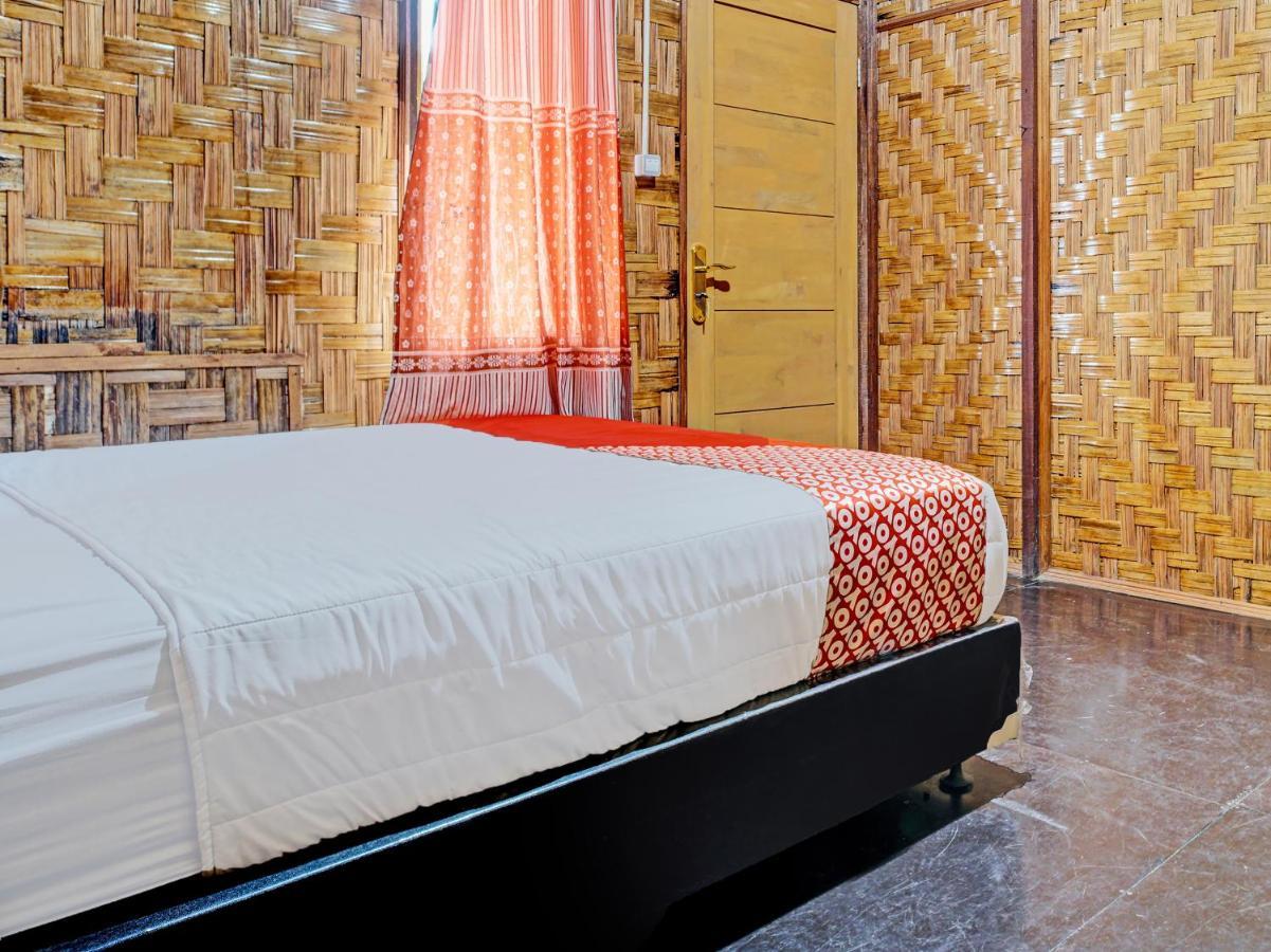 Oyo 90209 Dk Singarimbun Berastagi Homestay Екстер'єр фото